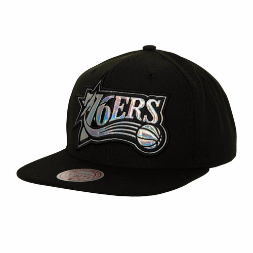 Czapka z daszkiem Mitchell & Ness NBA Iridescent Xl Logo HWC Philadelphia 76ers - HHSS3185-P76YYPPPBLCK
