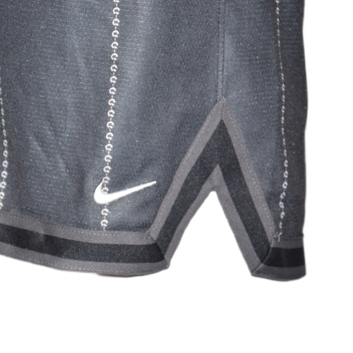 Spodenki Nike DNA Seasonal 10 Inch Shorts - DQ6087-010